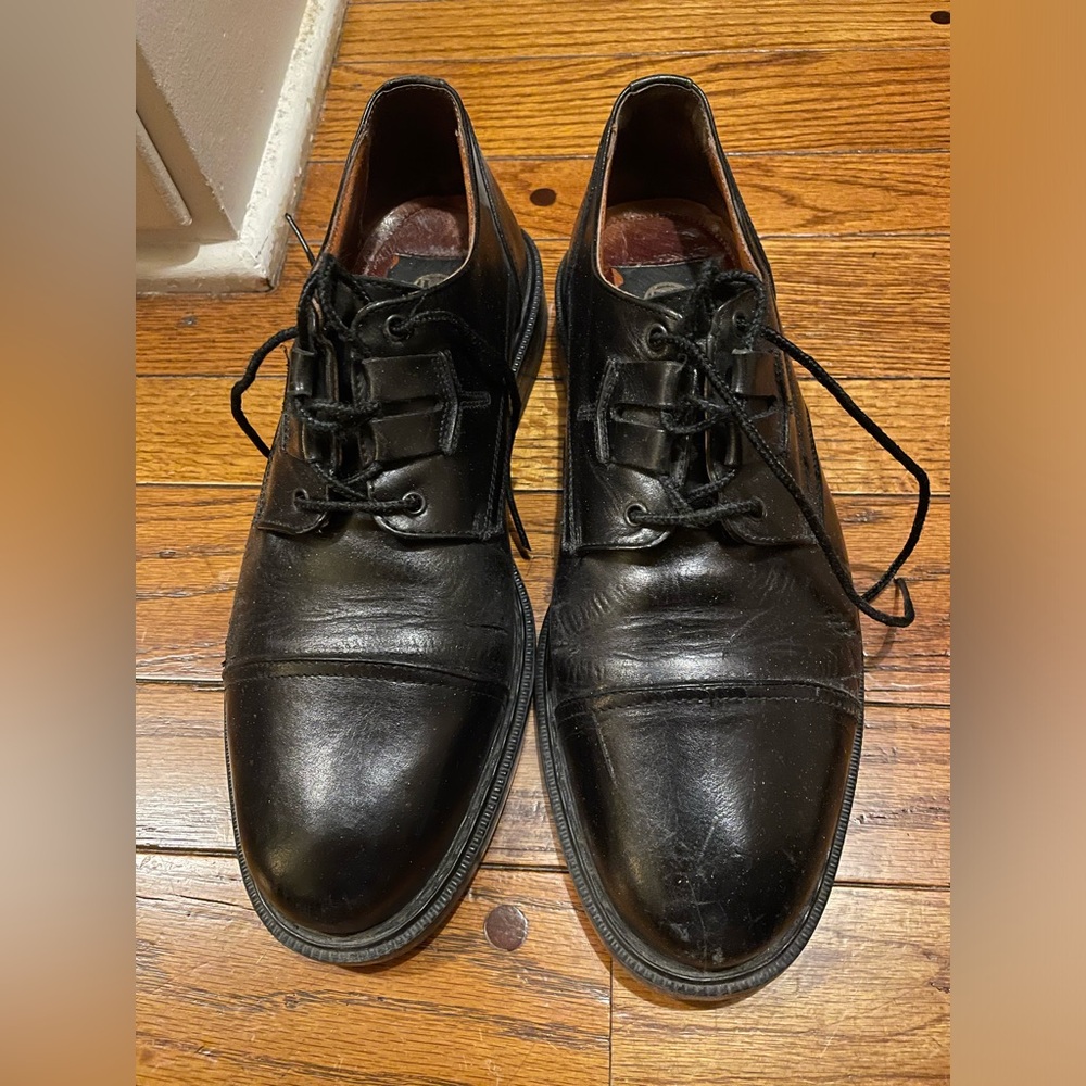 Bacco Bucci men’s Italian black shoes - size 9